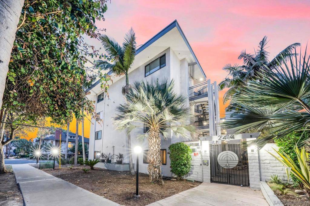 San Diego, CA 92101,2414 Front St #16