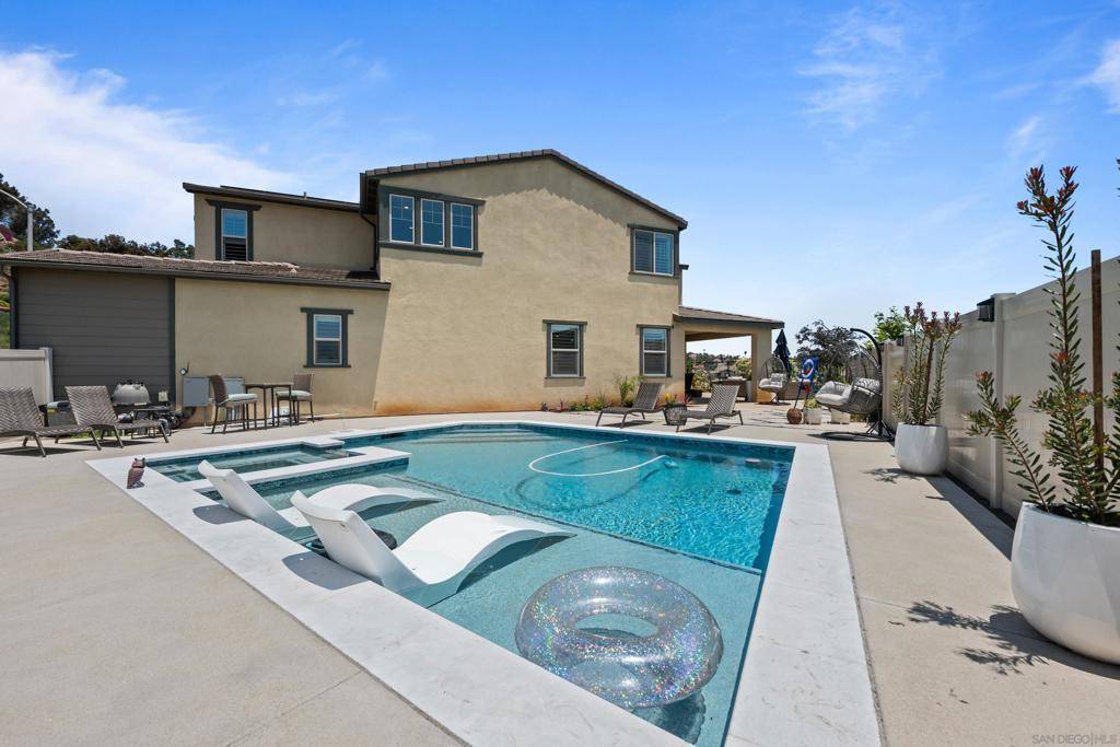Escondido, CA 92026,1485 Natalia Ct.