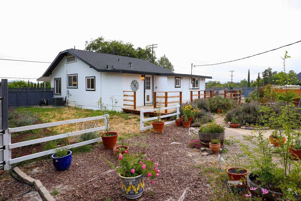 Ramona, CA 92065,1811 Montecito Road