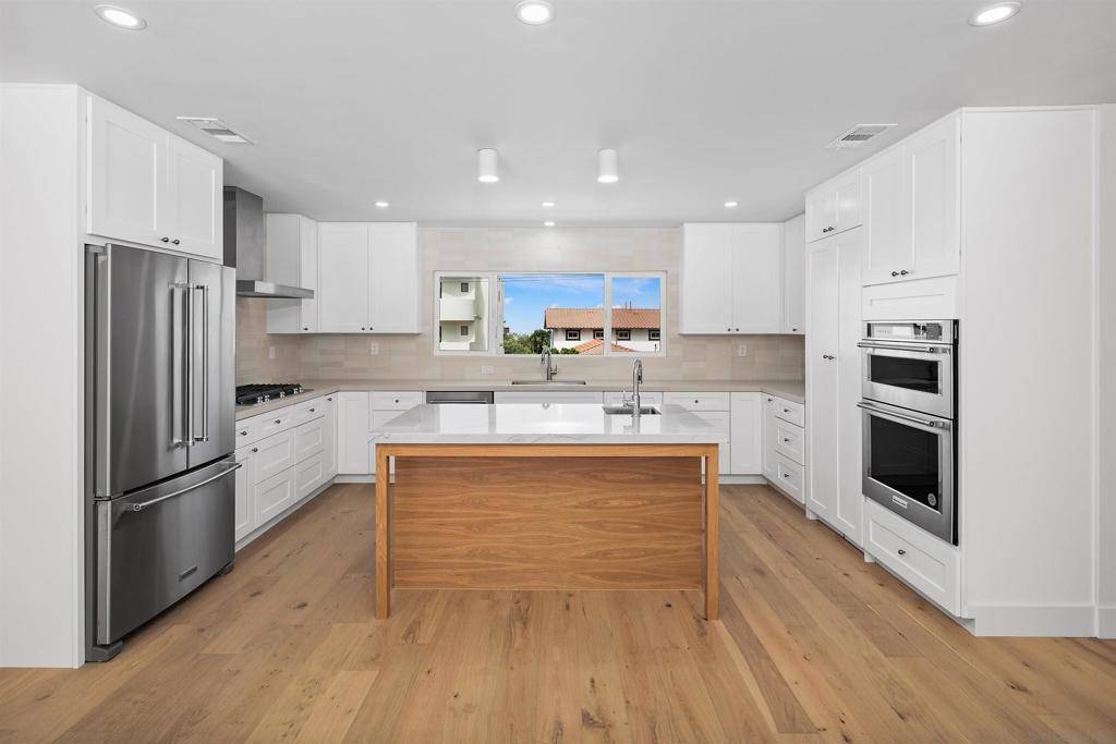 Point Loma, CA 92106,2435 Poinsettia Dr.