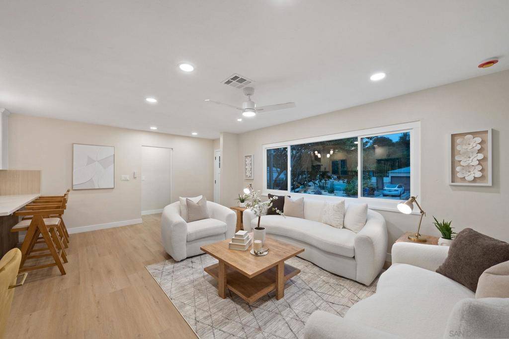 San Diego, CA 92105,5567 Grape St