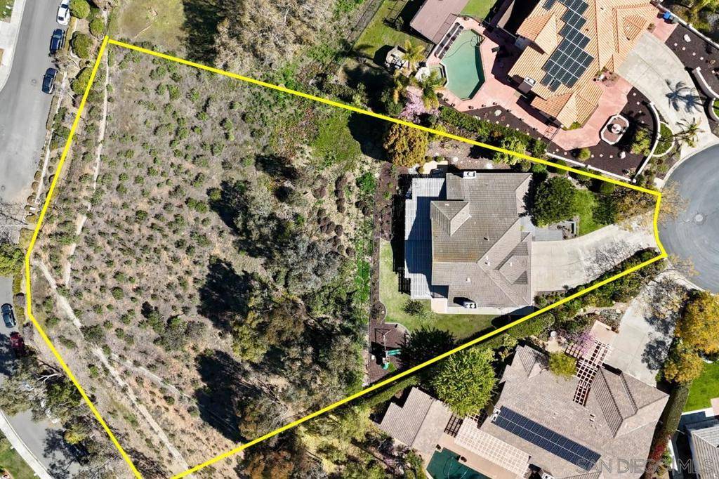 Vista, CA 92081,1597 Parkview Dr