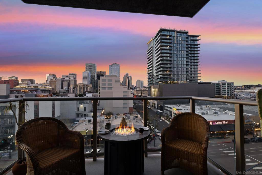 San Diego, CA 92101,800 The Mark Lane #704