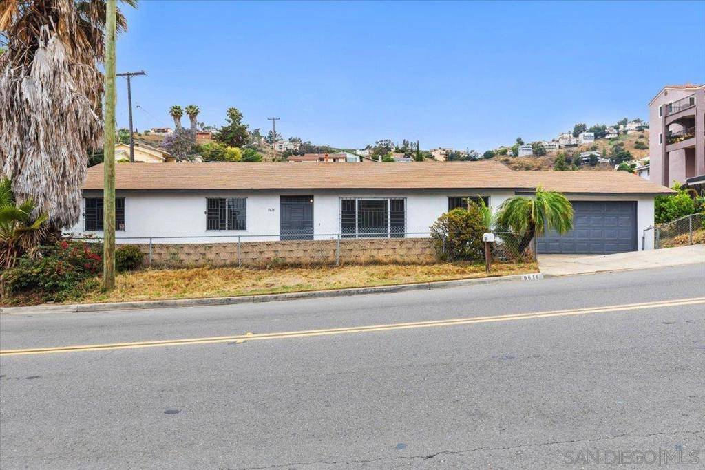 Spring Valley, CA 91977,9616 Apple Street