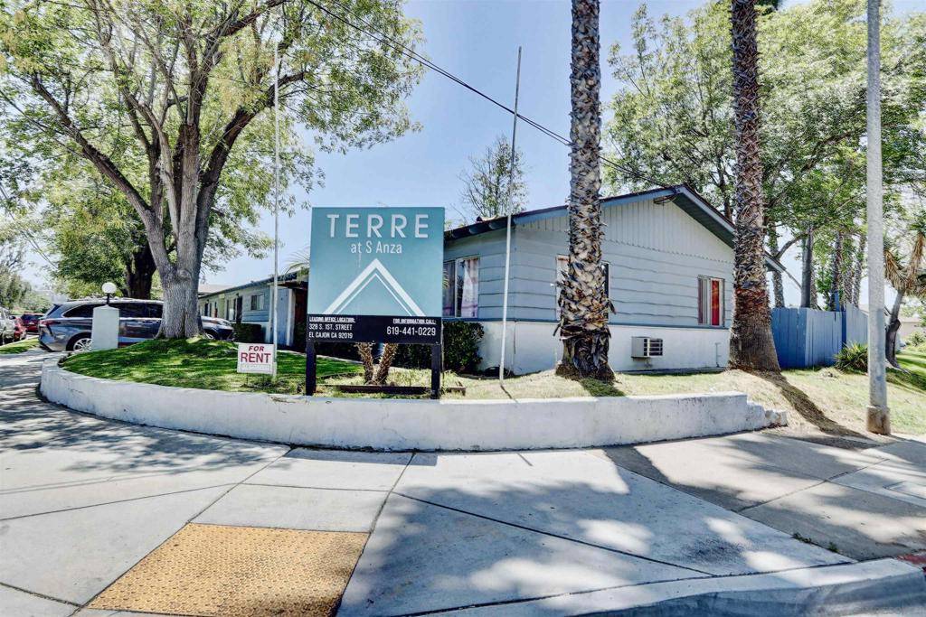 El Cajon, CA 92020,310 S Anza