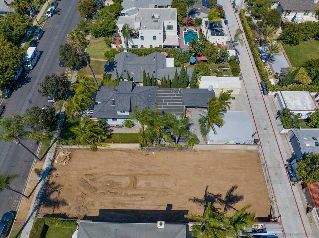 Coronado, CA 92118,743 B Avenue