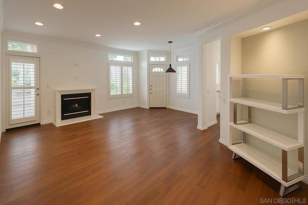 San Diego, CA 92122,7214 Shoreline Drive #186