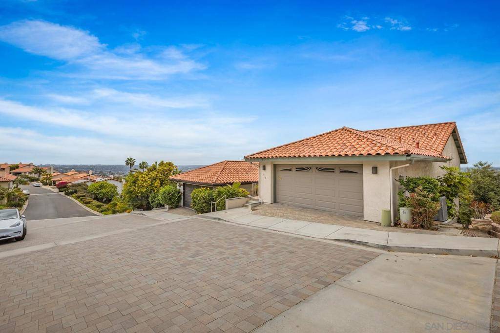 San Diego, CA 92120,6156 Caminito Sacate