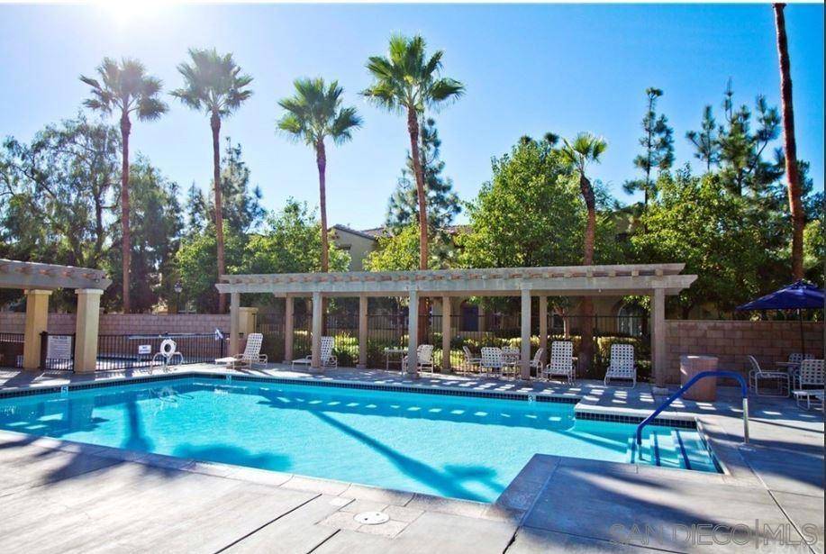 Murrieta, CA 92563,35976 Lindstrand Ave #10