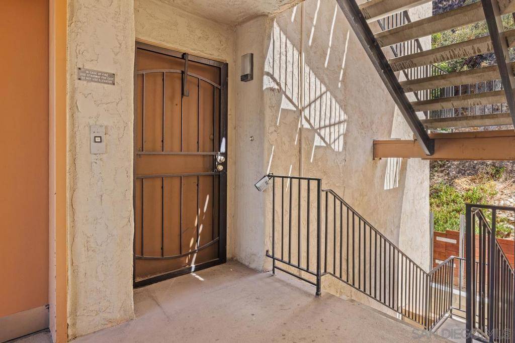 San Diego, CA 92120,6775 Alvarado Rd #20