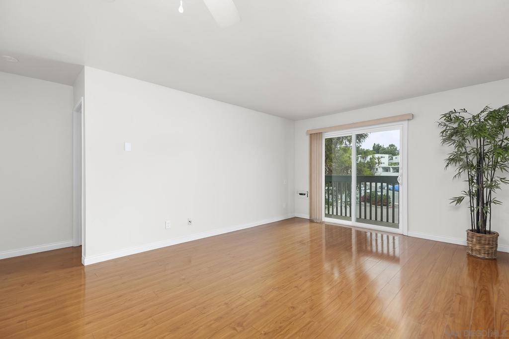 San Diego, CA 92117,4060 Huerfano  Ave #205