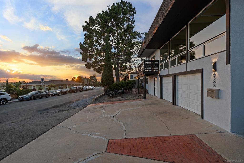 La Mesa, CA 91941,4383 Maple Ave
