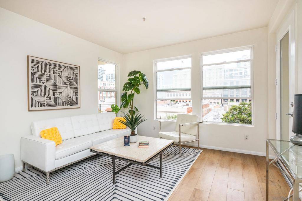 San Diego, CA 92101,350 K St #415