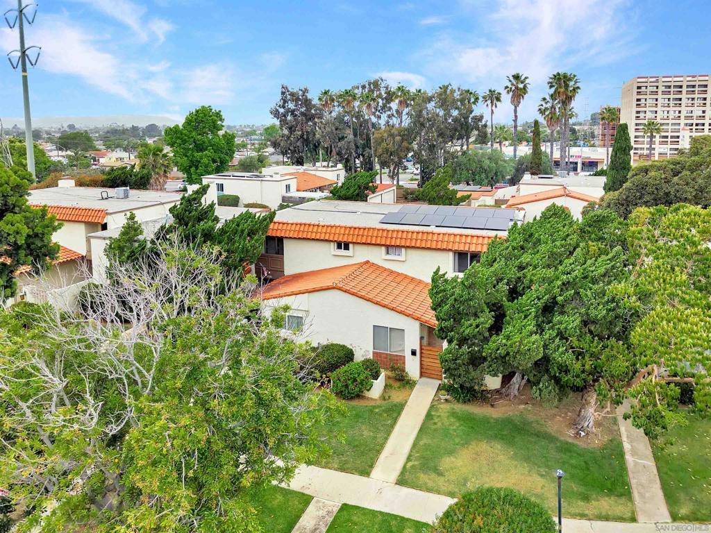 San Diego, CA 92117,4186 Balboa Way