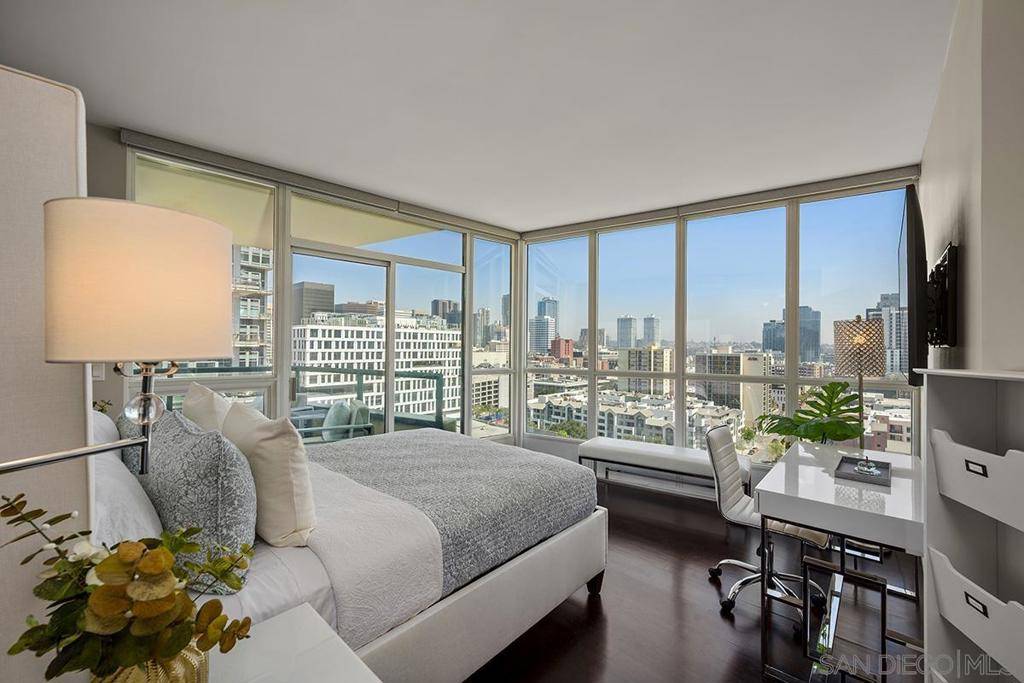 San Diego, CA 92101,555 Front St #1501