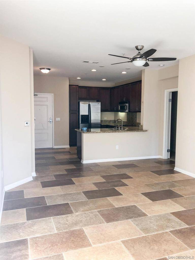 San Diego, CA 92130,3877 Pell Pl #222
