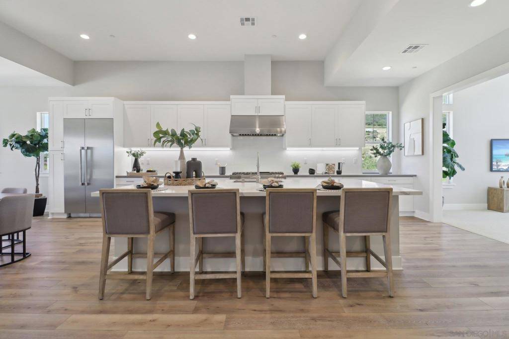 Poway, CA 92064,15123 Larchmont St