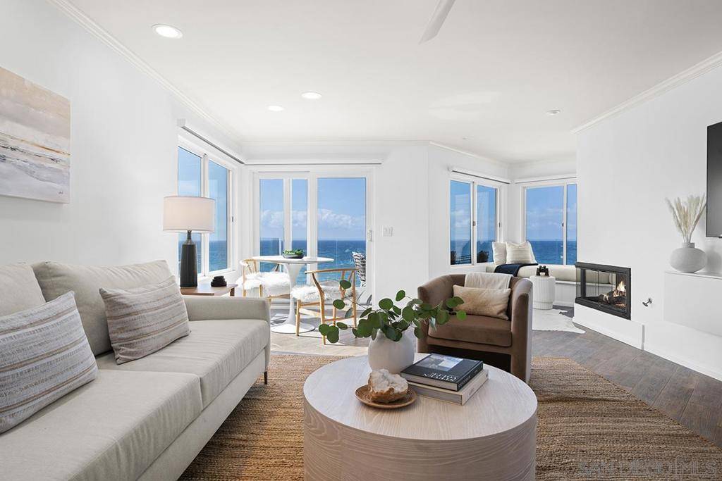 Solana Beach, CA 92075,239 S Helix #22