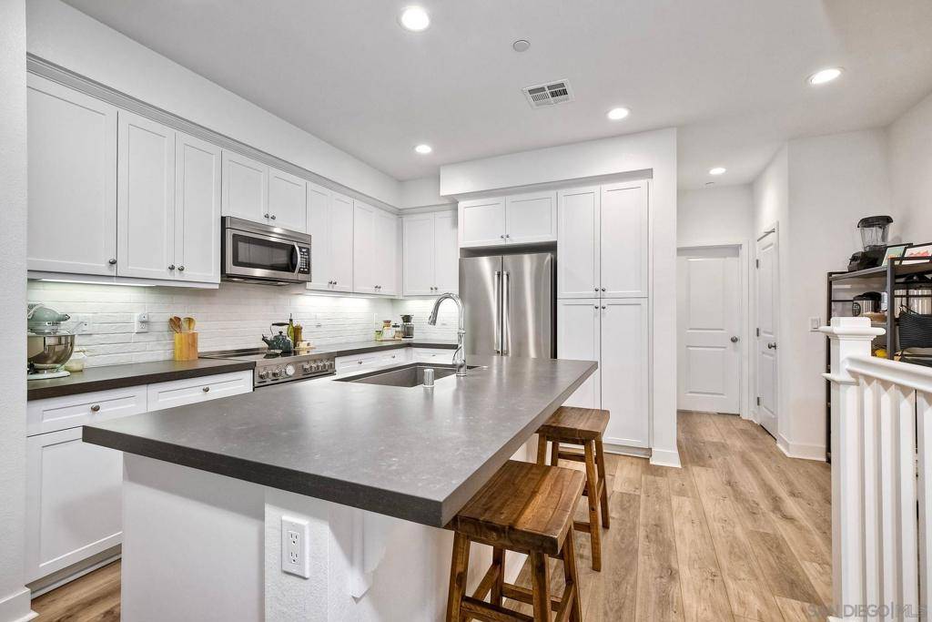 Oceanside, CA 92054,1103 Makena Way