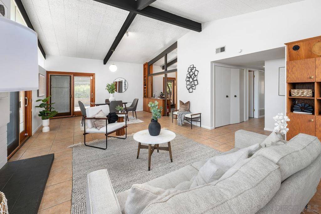 La Jolla, CA 92037,8402 Sugarman Dr