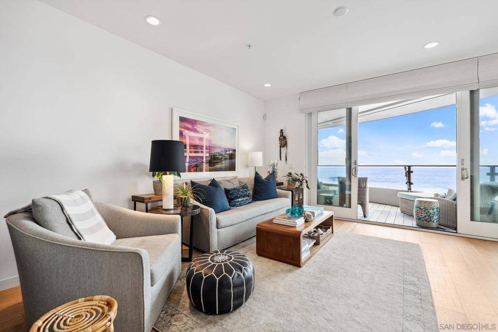 La Jolla, CA 92037,6767 Neptune Place #206