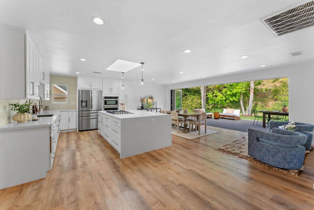 San Diego, CA 92110,4840 Penrose Ct
