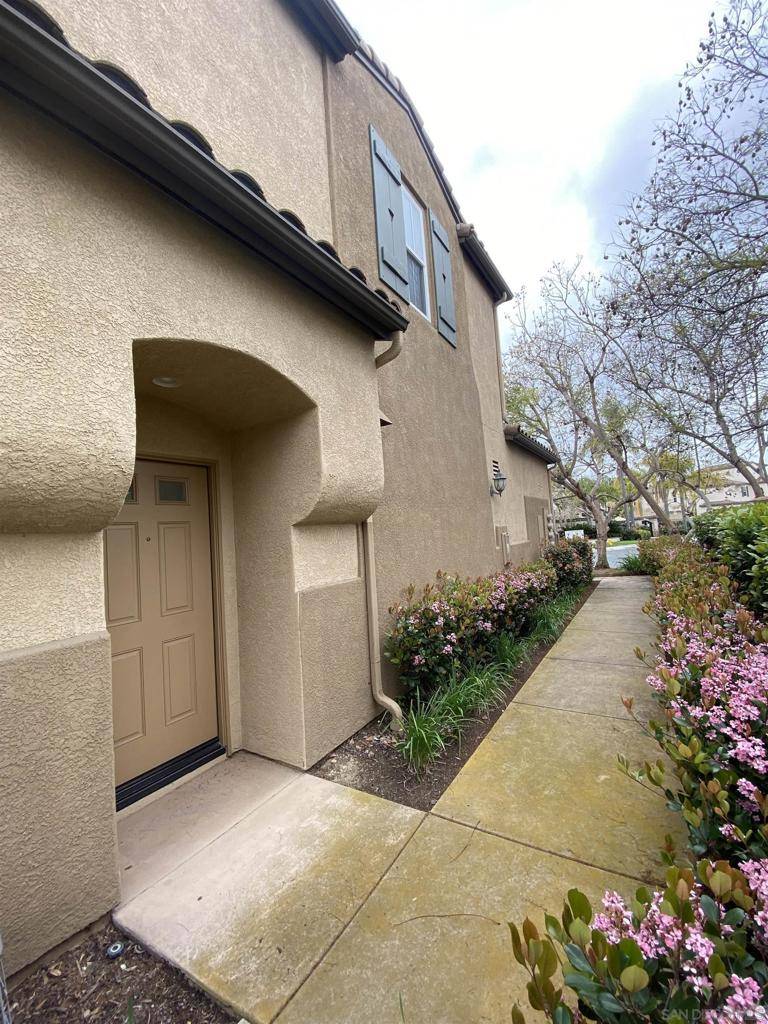 Carlsbad, CA 92009,6464 Terraza Portico