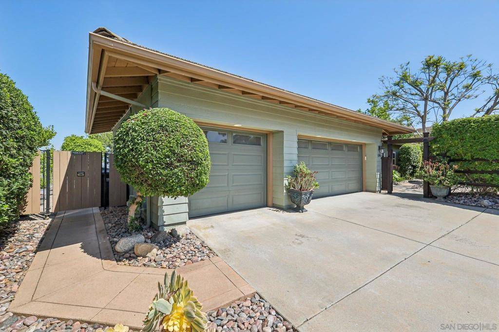 Escondido, CA 92029,1305 Eagle Glen