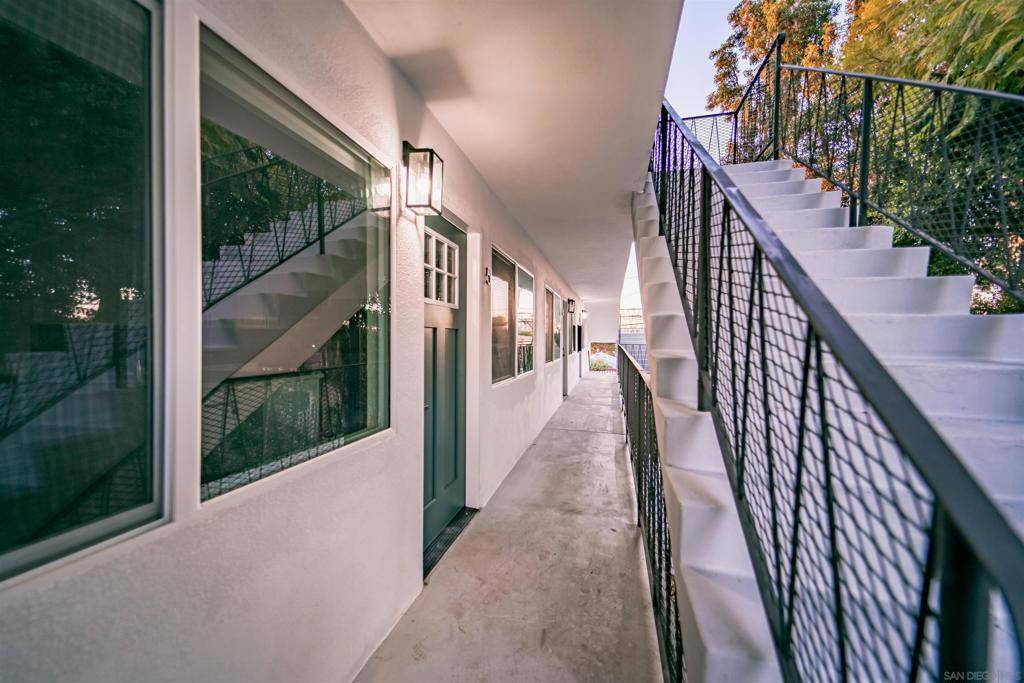 San Diego, CA 92104,3776 Villa Ter