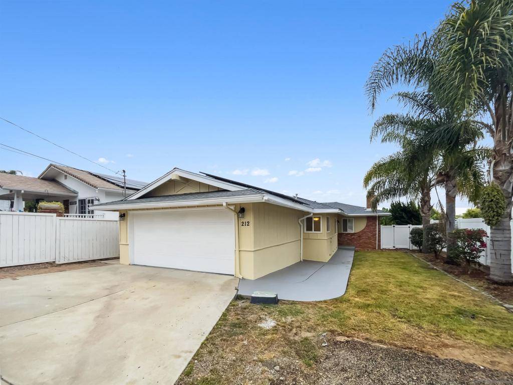 Fallbrook, CA 92028,212 S Wisconsin St