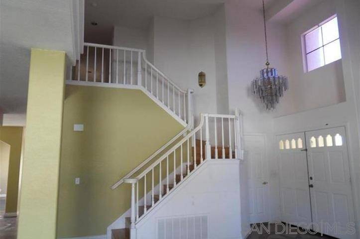 Oceanside, CA 92057,5166 Via Castilla
