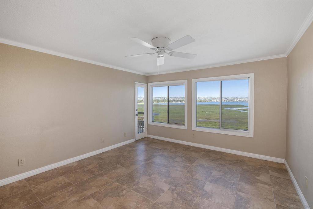 San Diego, CA 92109,3833 Lamont St #2F