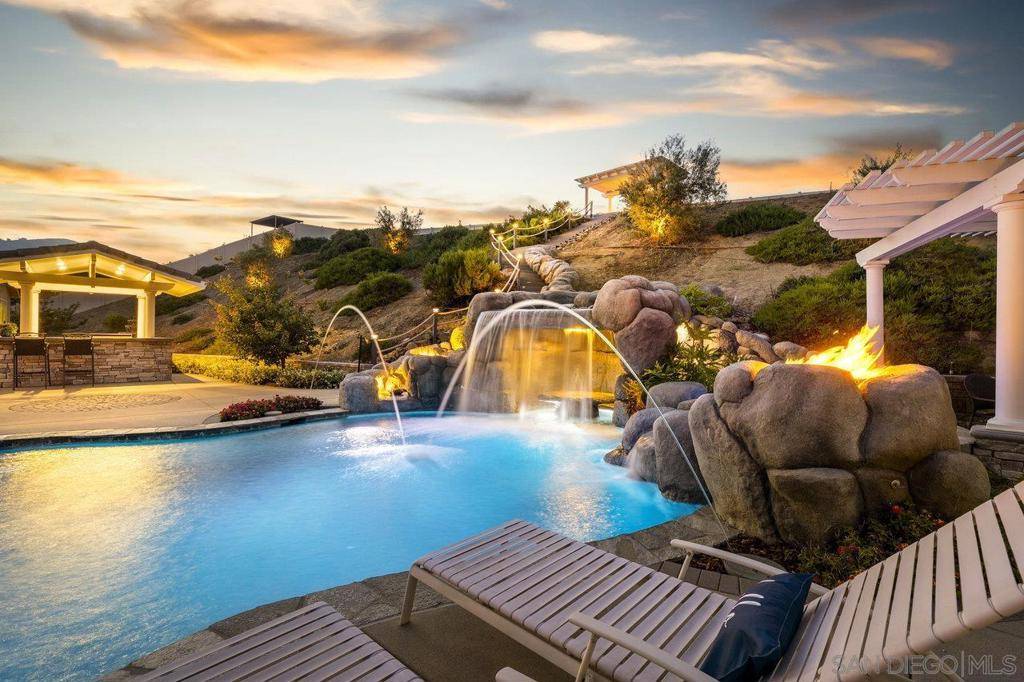 Escondido, CA 92029,21755 Amble Dr
