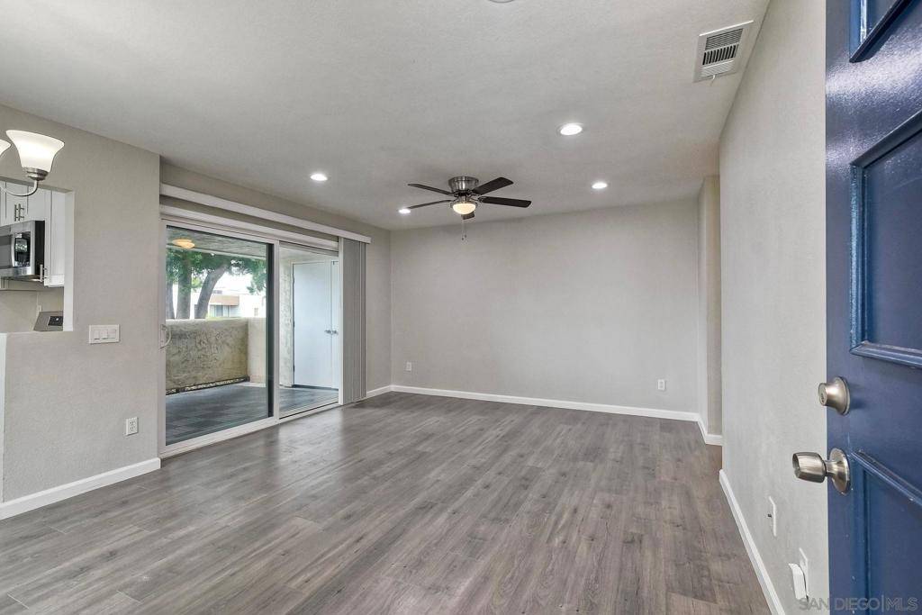 San Diego, CA 92126,8444 New Salem St #9