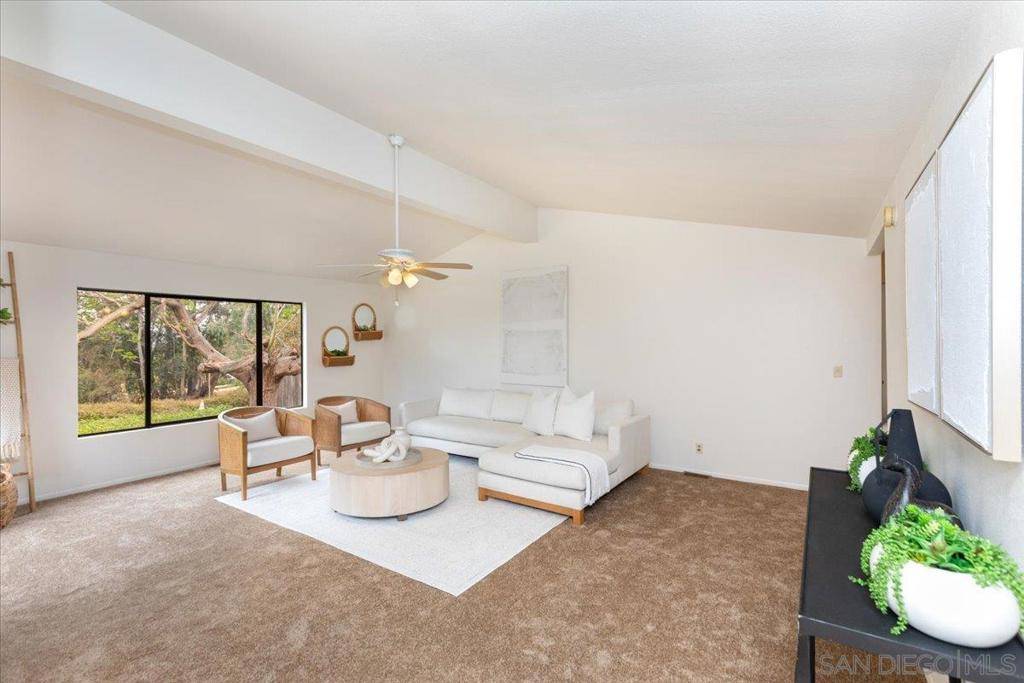 Oceanside, CA 92057,292 Wilshire Rd