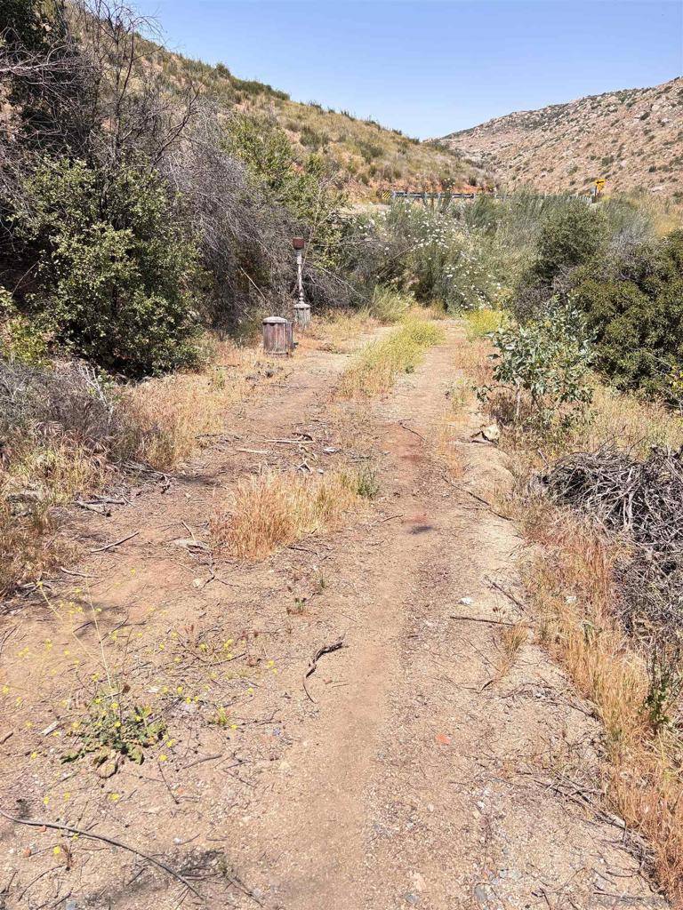 Dulzura, CA 91917,222444 Hwy 94