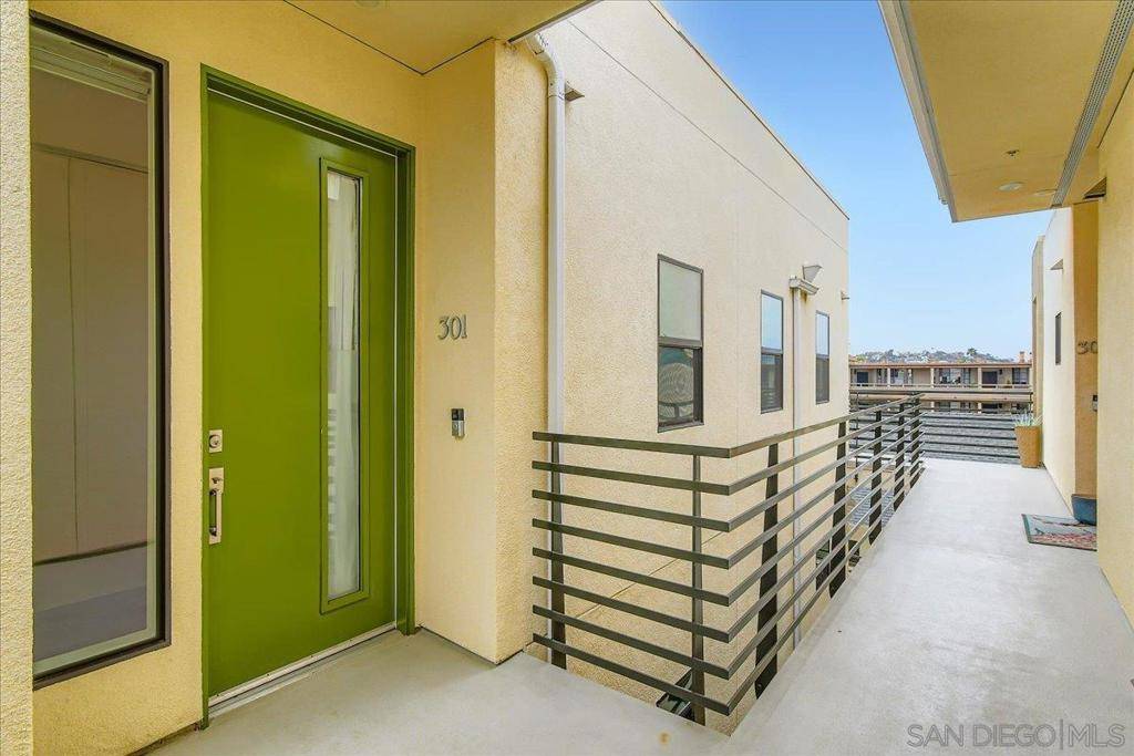 San Diego, CA 92106,3128 Canon St #301