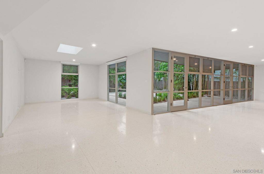 La Jolla, CA 92037,9420 La Jolla Shores Drive
