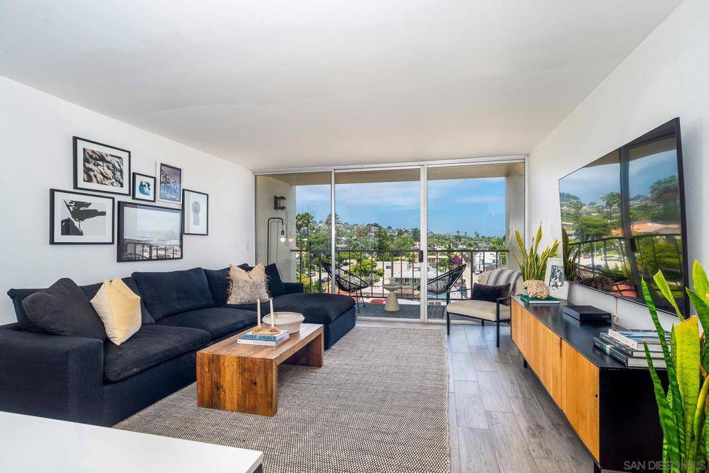 Pacific Beach (san Diego), CA 92109,4944 Cass St. #609