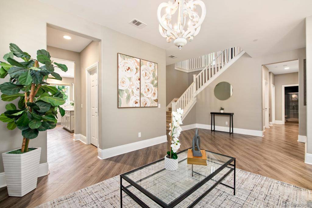 Murrieta, CA 92563,30580 Hawkscrest Ct