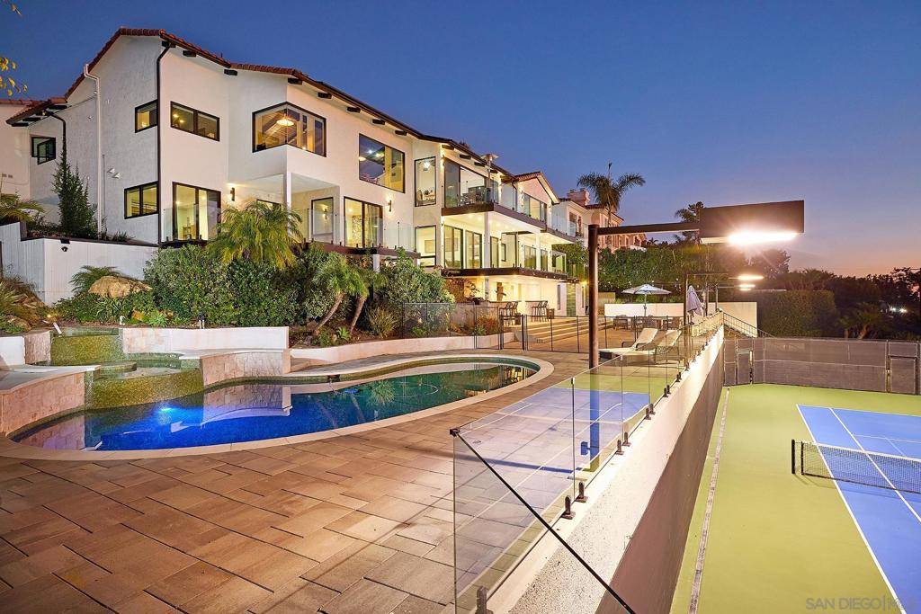 Carlsbad, CA 92009,7117 Obelisco Cir
