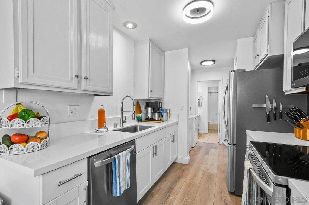 Cardiff By The Sea, CA 92007,1227 Evergreen Drive