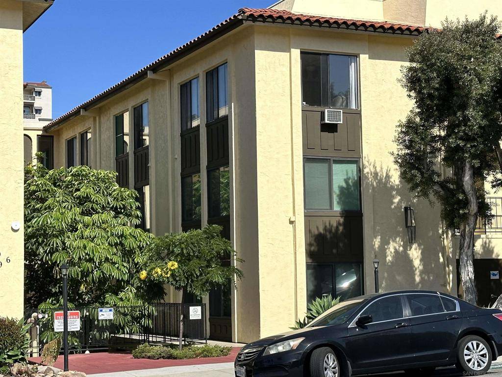 San Diego, CA 92104,3776 Alabama St #C114