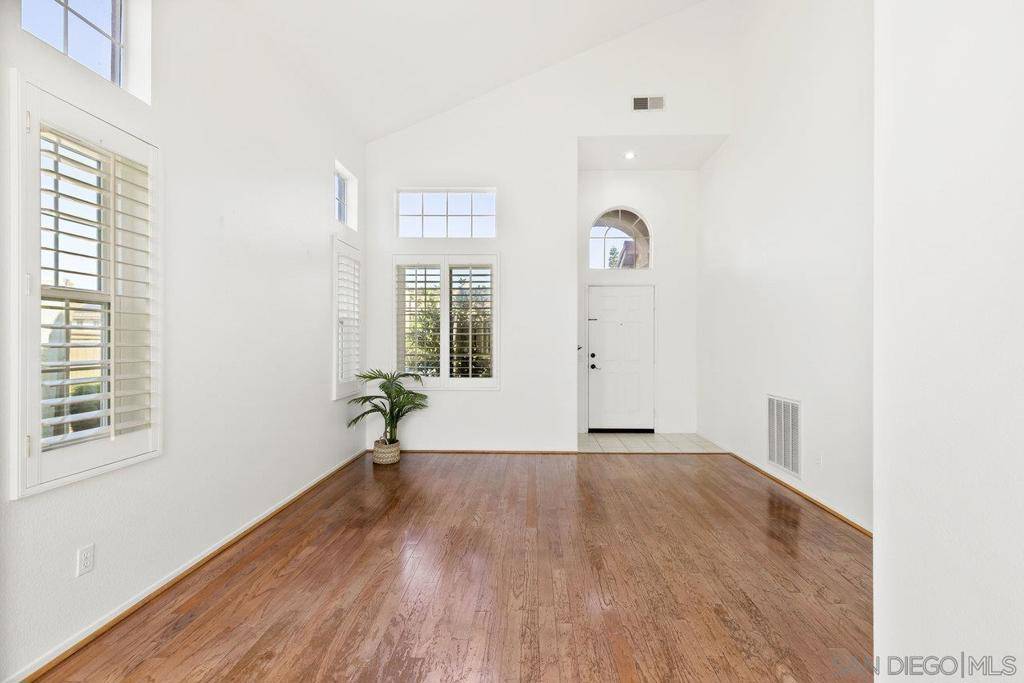San Marcos, CA 92069,751 Camino Magnifico
