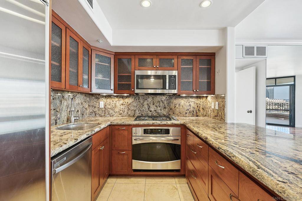 San Diego, CA 92101,500 W Harbor Dr #919
