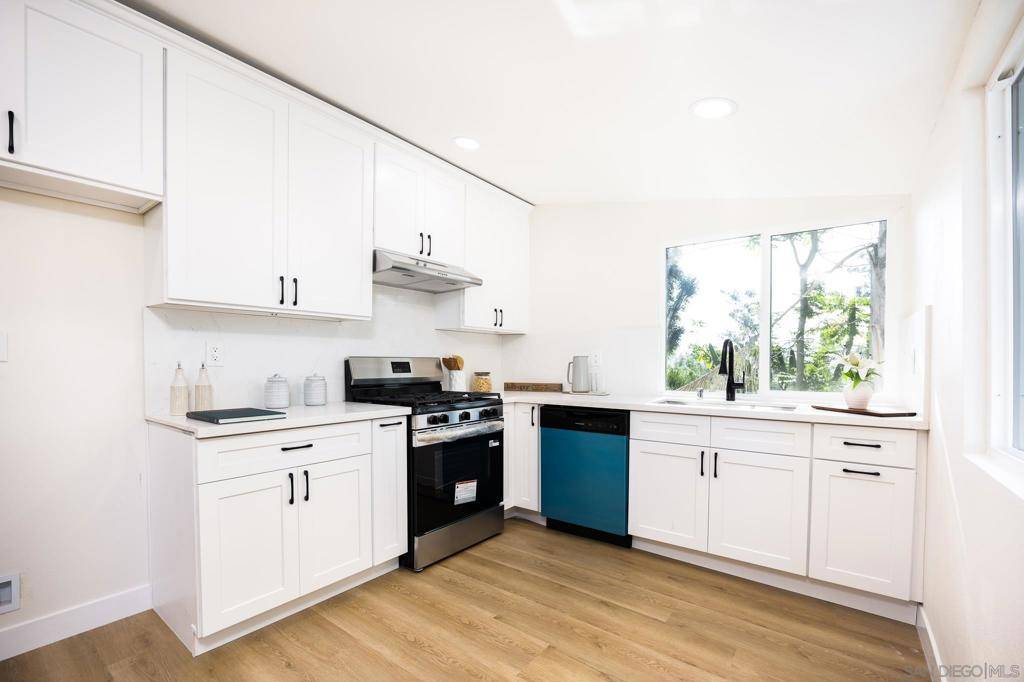 Fallbrook, CA 92028,678 Robby Way