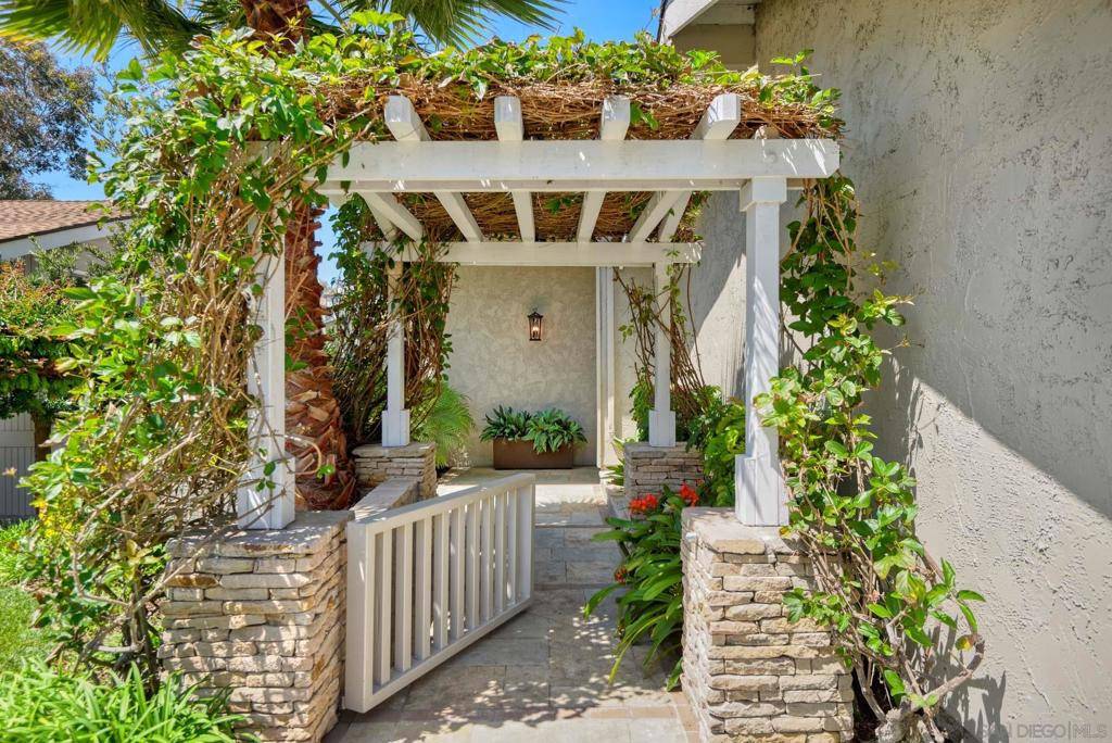 La Jolla, CA 92037,5460 Caminito San Lucas