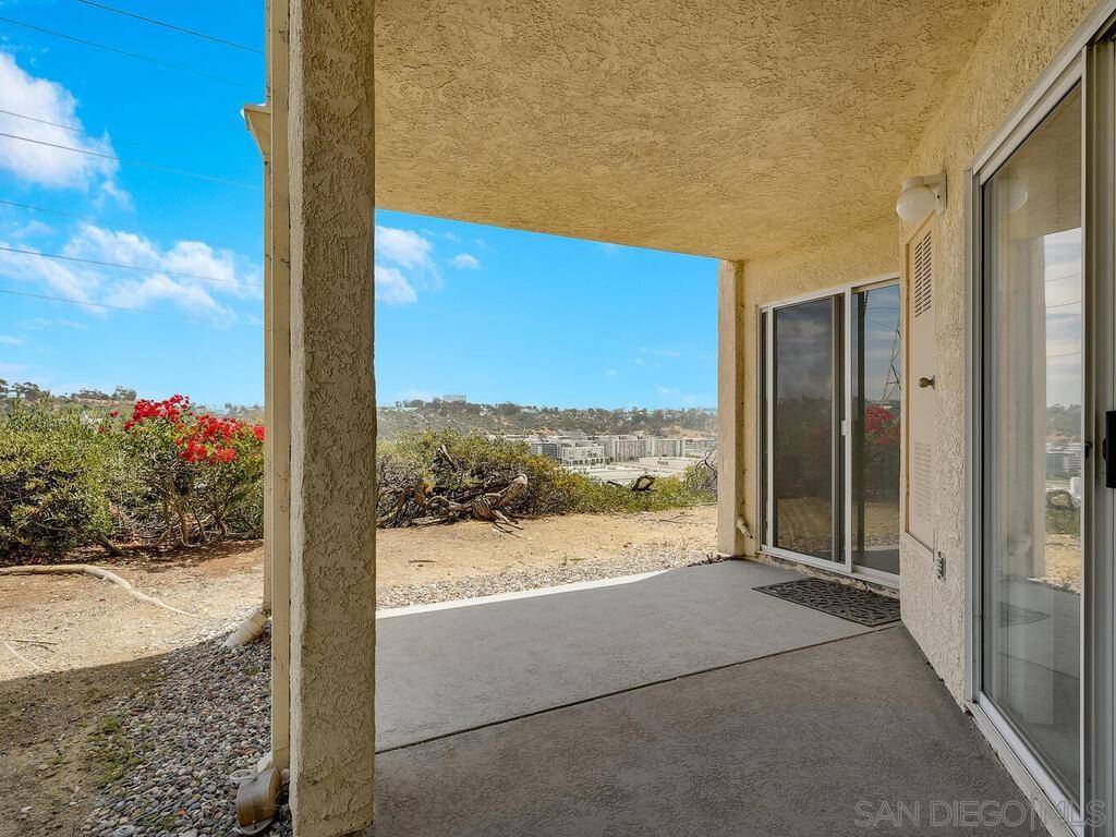 San Diego, CA 92111,7087 Camino Degrazia #141