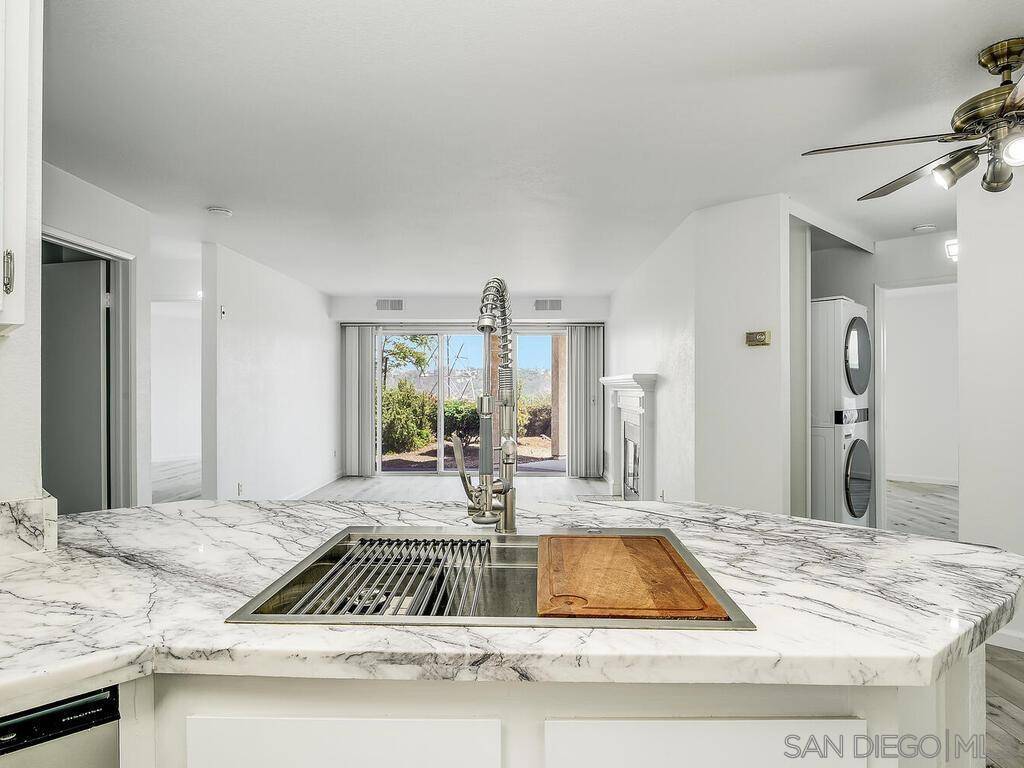 San Diego, CA 92111,7087 Camino Degrazia #141