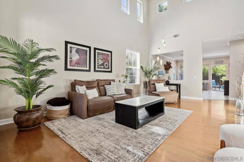 Carlsbad, CA 92011,1752 Vesper Ln